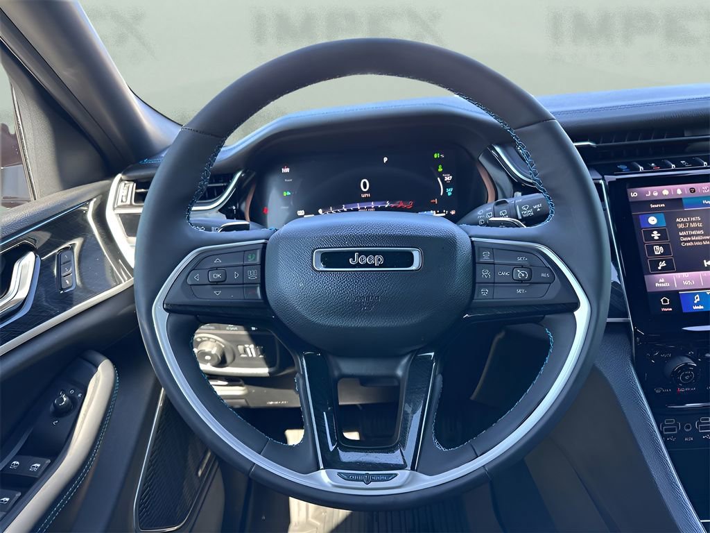 Used 2023 Jeep Grand Cherokee Trailhawk image 15