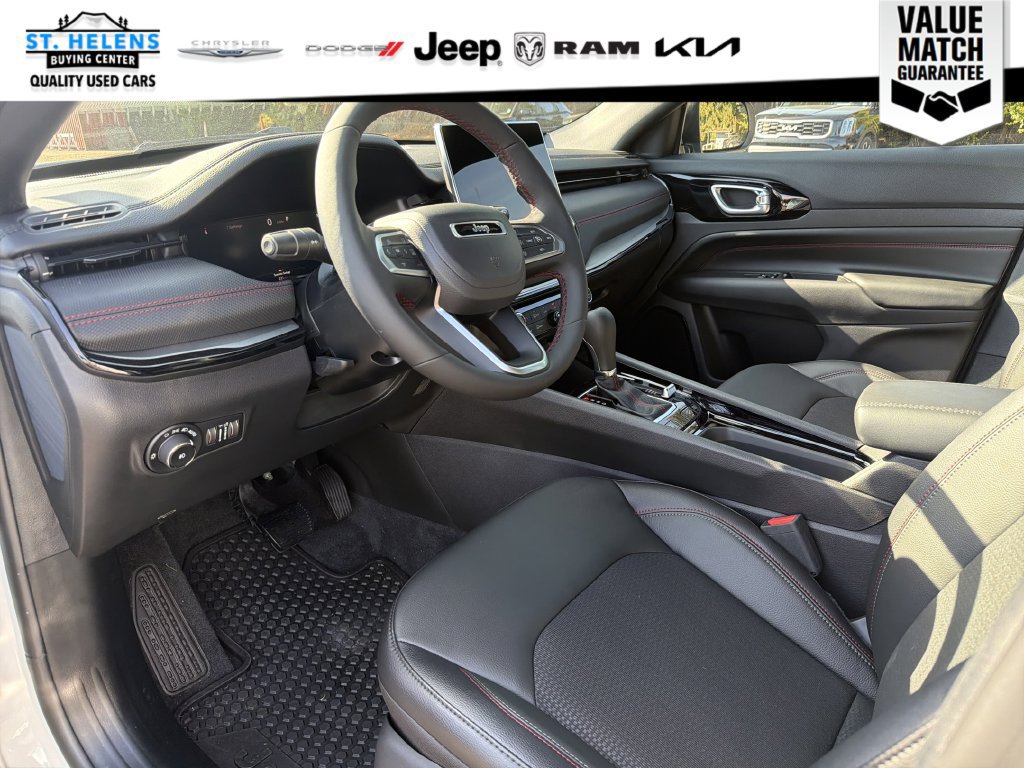 Used 2026 Jeep Compass Trailhawk AWD/4WD image 12