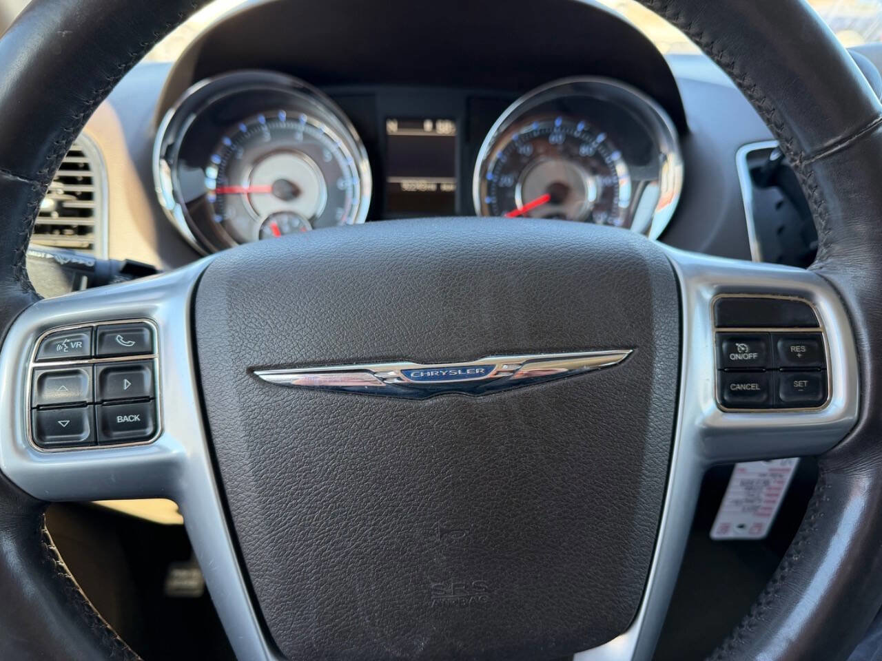Used 2013 Chrysler Town & Country Touring-L w/ Driver Convenience Group FWD image 23