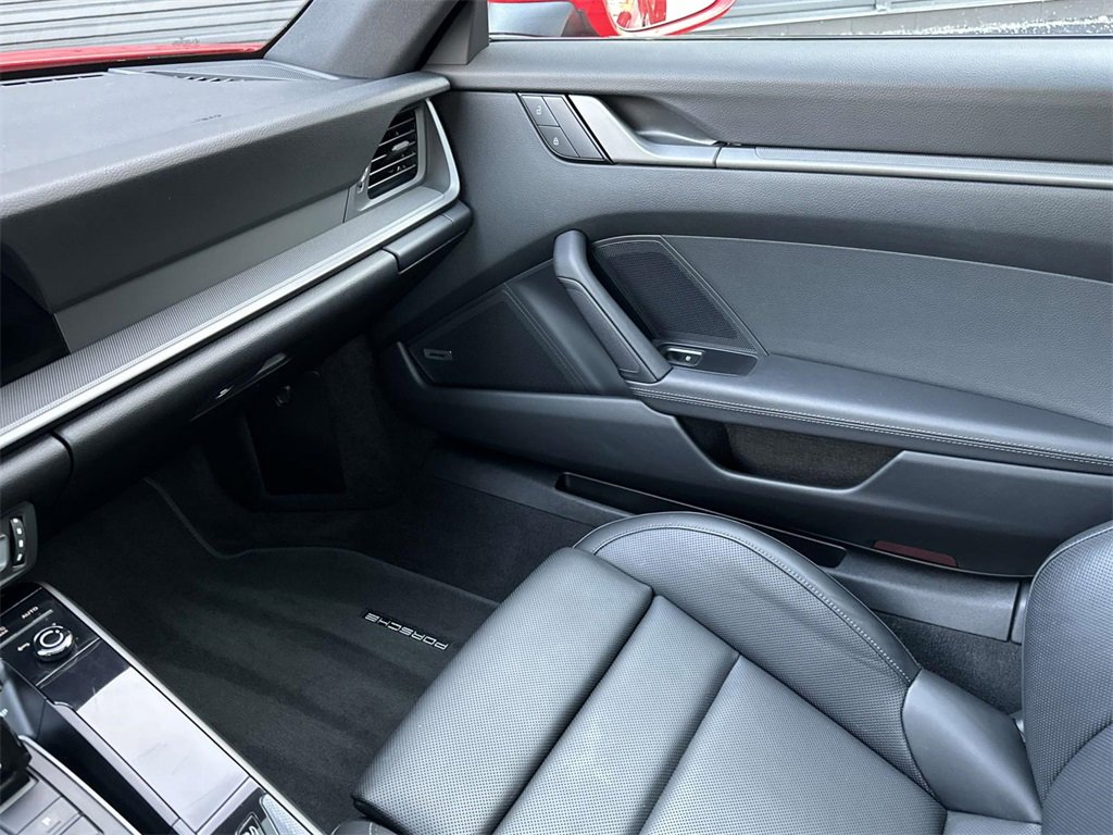 Used 2024 Porsche 911 Carrera image 30