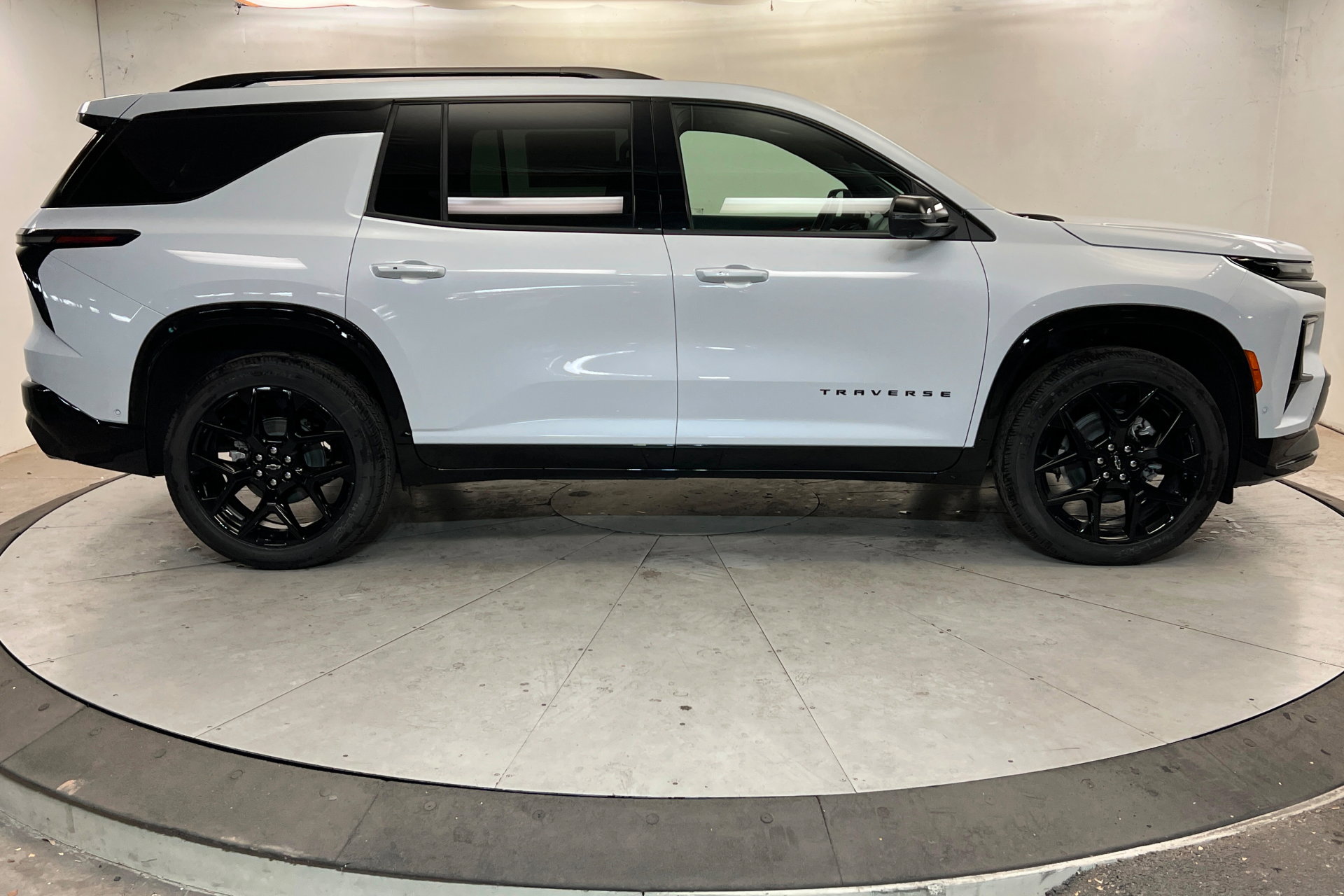 New 2026 Chevrolet Traverse RS image 7