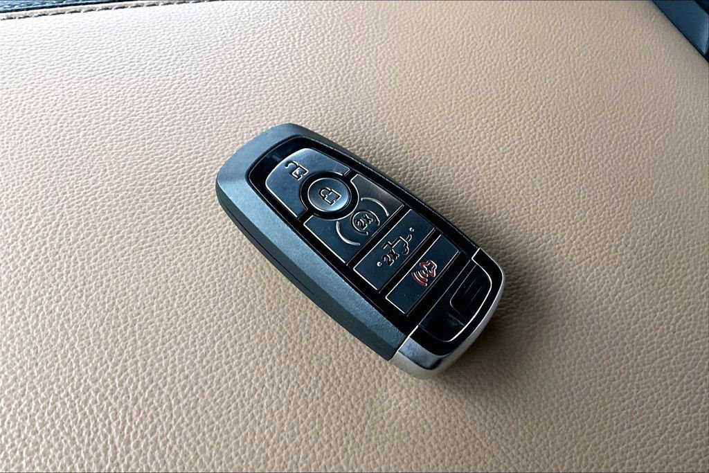 Used 2023 Ford F250 Lariat w/ Tow Technology Package image 11