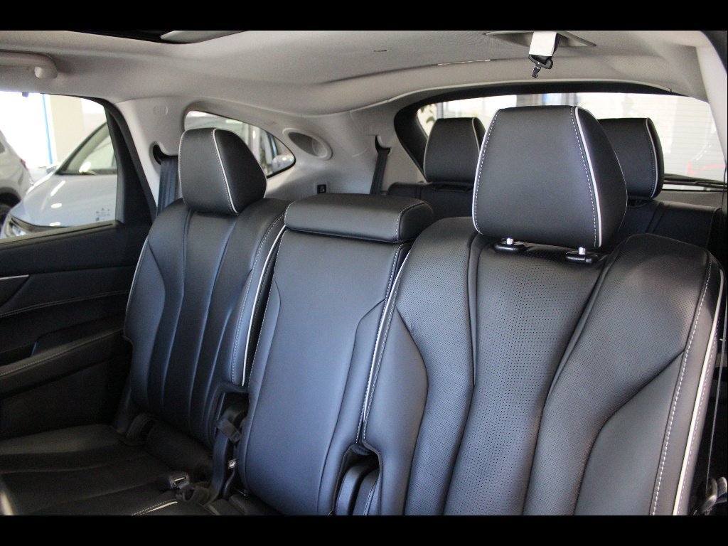 Used 2023 Acura MDX w/ Advance Package AWD/4WD image 17