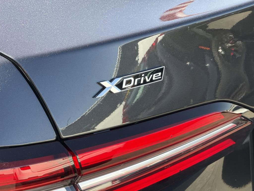 Used 2025 BMW 530i xDrive w/ Premium Package image 32