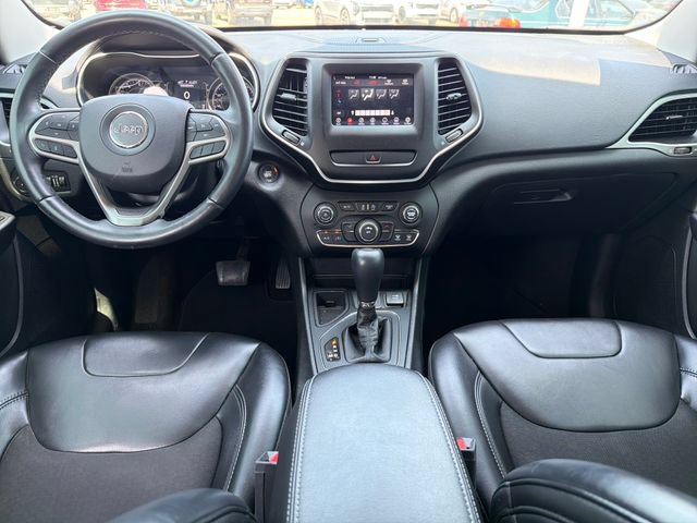 Used 2019 Jeep Cherokee Latitude Plus FWD image 9