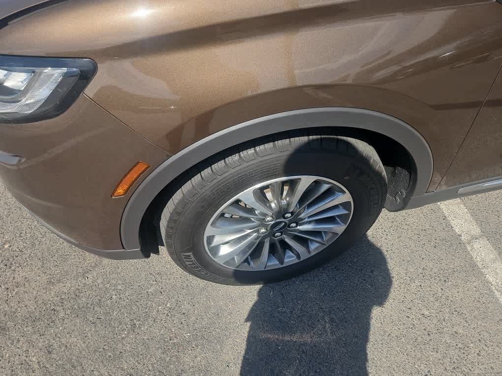 Used 2022 Lincoln Nautilus Reserve FWD image 3