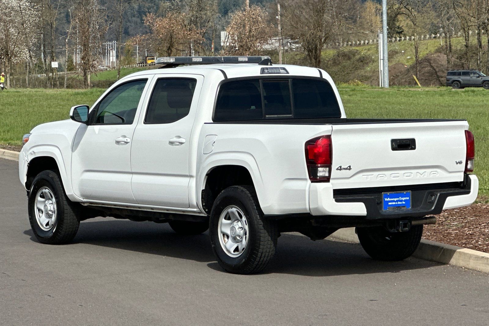 Used 2023 Toyota Tacoma SR AWD/4WD image 5