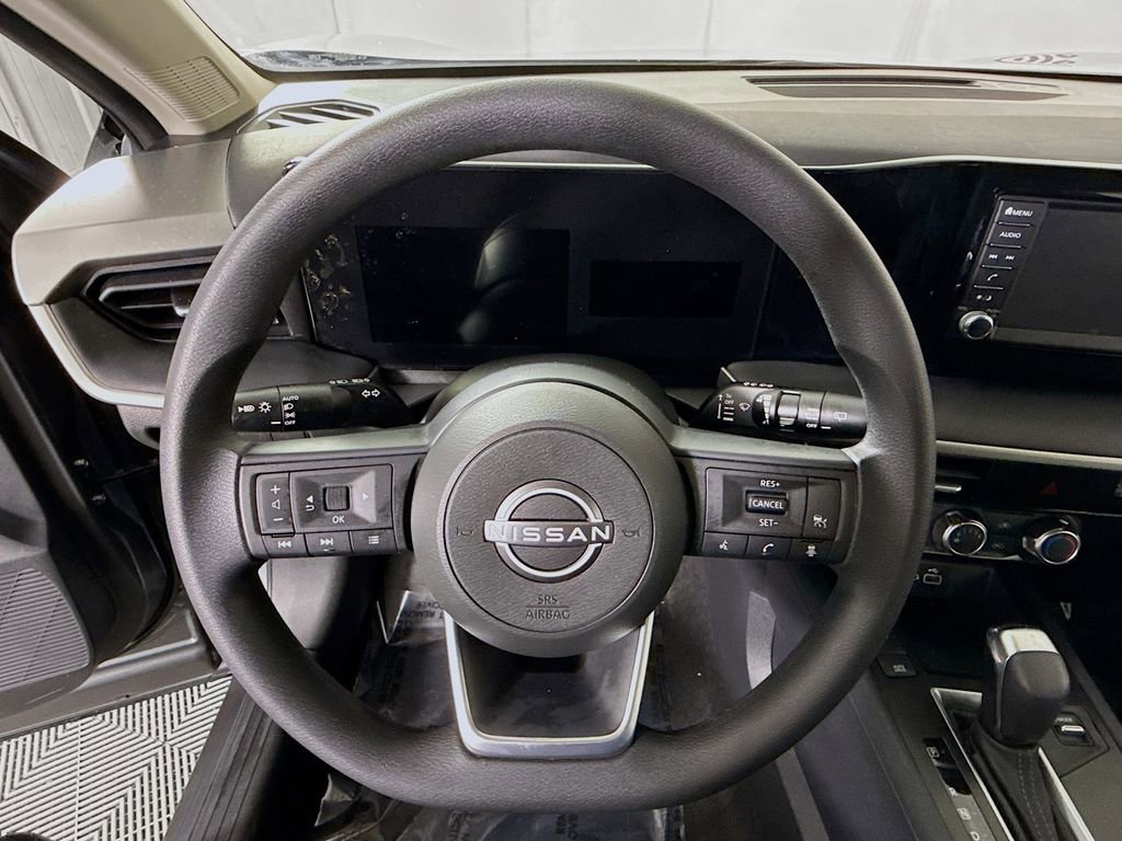 Certified 2025 Nissan Kicks S image 18