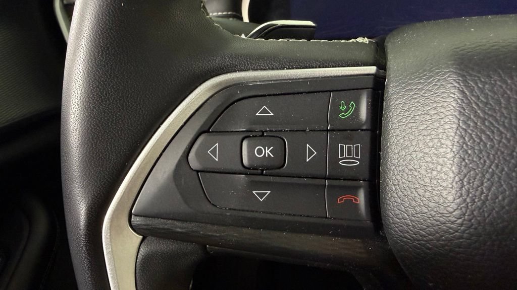 Used 2023 Jeep Grand Cherokee Altitude AWD/4WD image 19