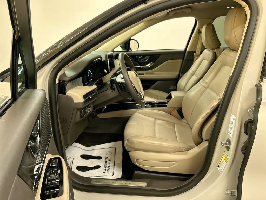 Used 2022 Lincoln Corsair Standard w/ Equipment Group 101A image 9