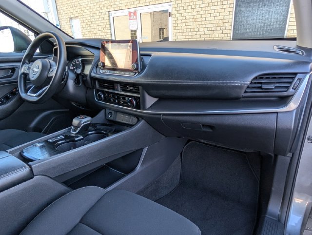Used 2024 Nissan Rogue S FWD image 21