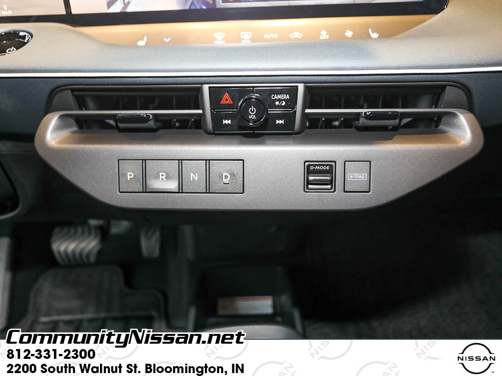 New 2026 Nissan Leaf Platinum+ w/ Cargo Package (Platinum+) FWD image 17