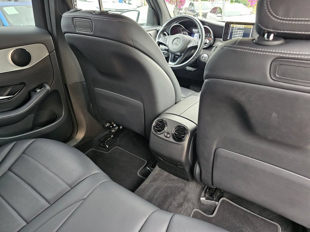 Used 2019 Mercedes-Benz GLC 300 4MATIC image 17
