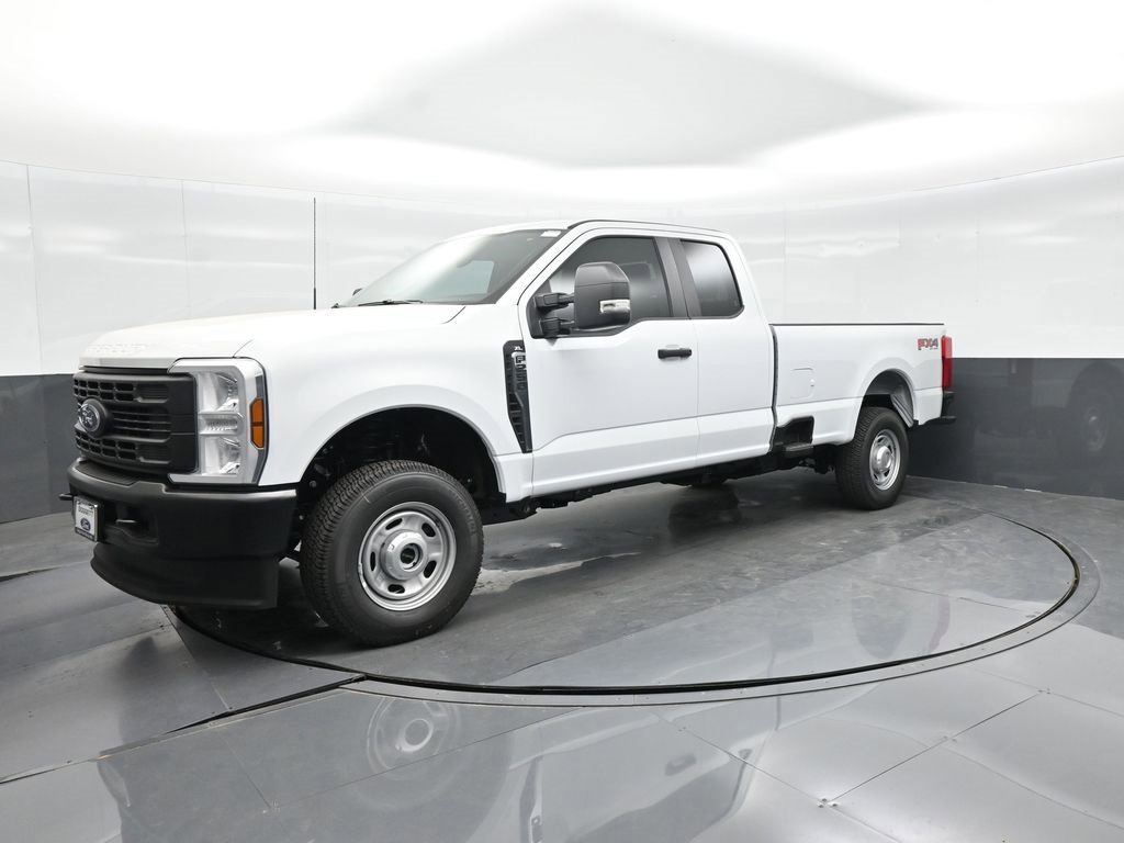 New 2025 Ford F250 XLT w/ FX4 Off-Road Package