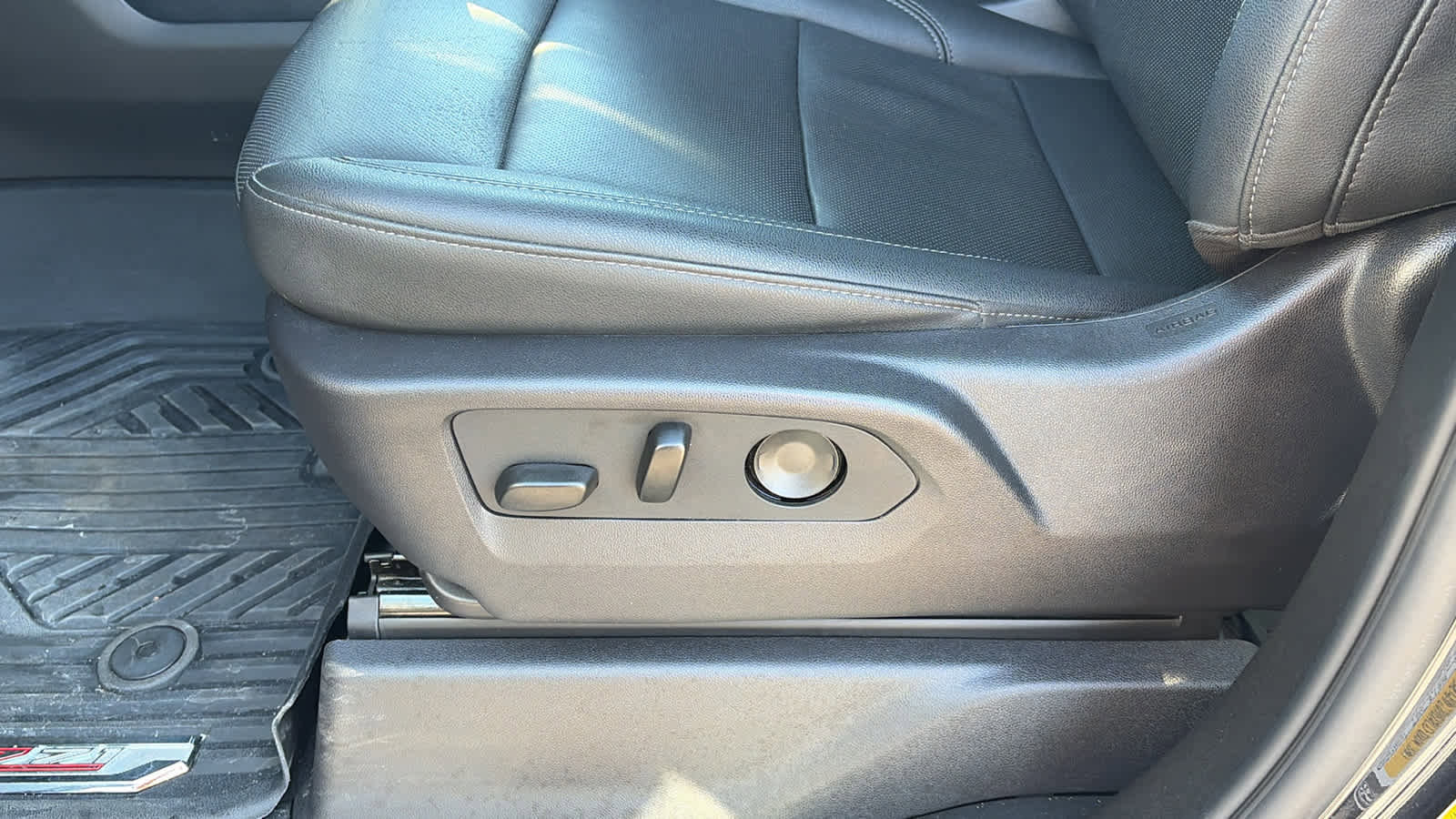 Used 2024 Chevrolet Silverado 1500 LTZ image 8