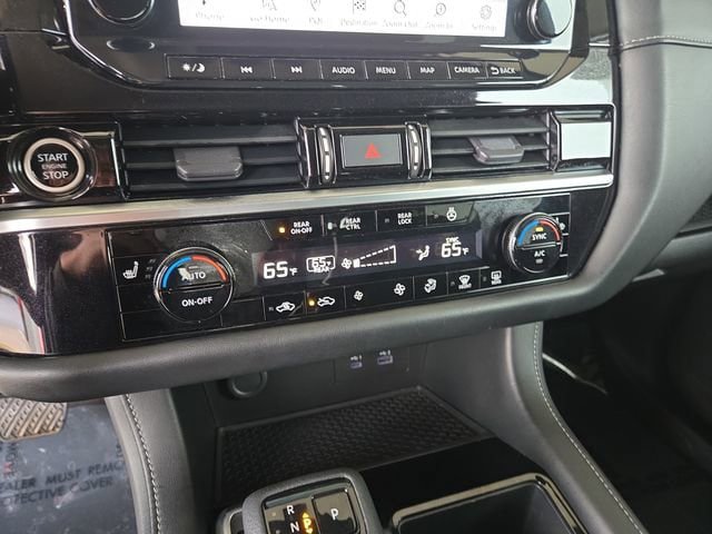 Used 2022 Nissan Pathfinder SL AWD/4WD image 23