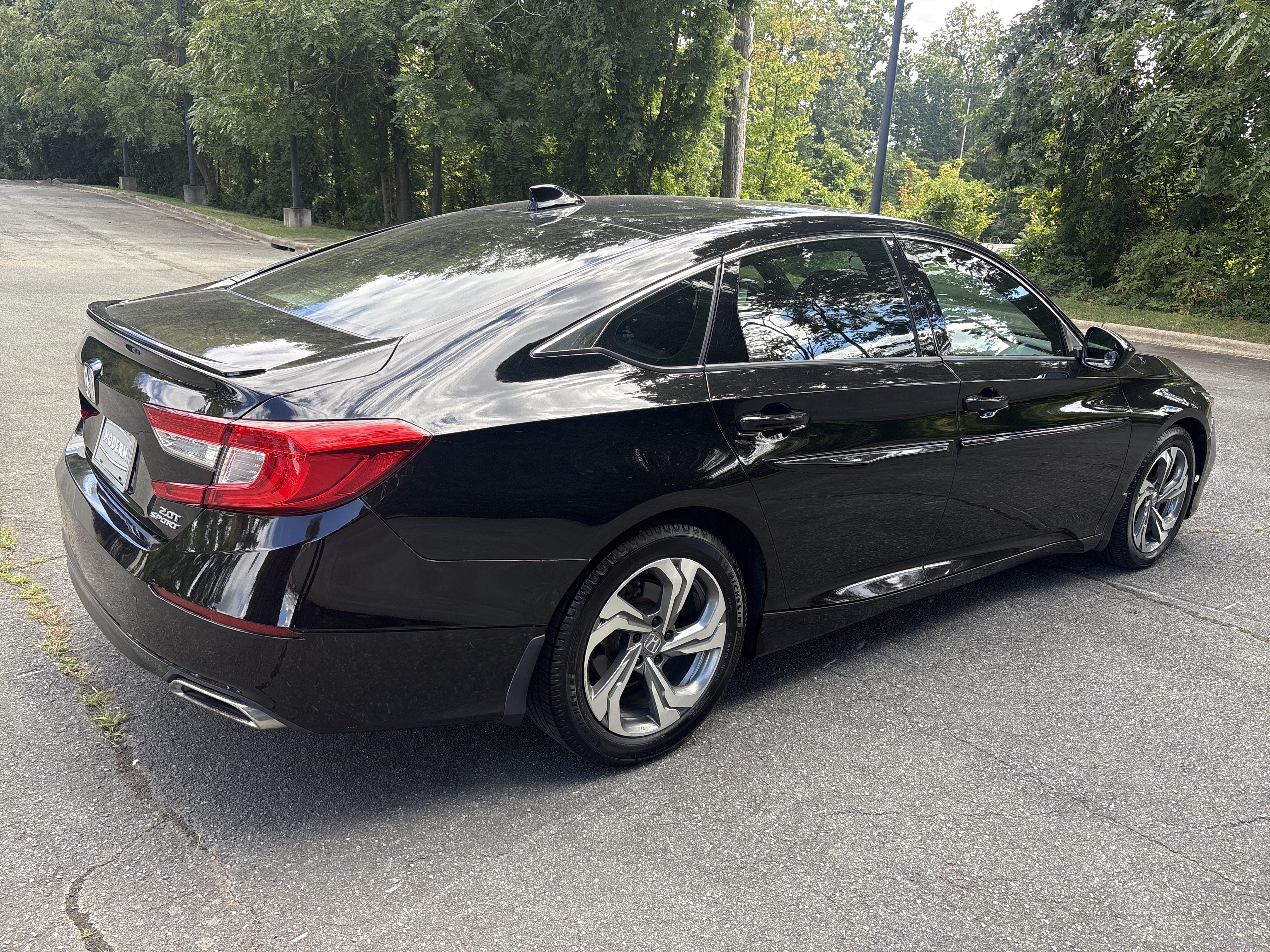 Used 2019 Honda Accord Sport image 5