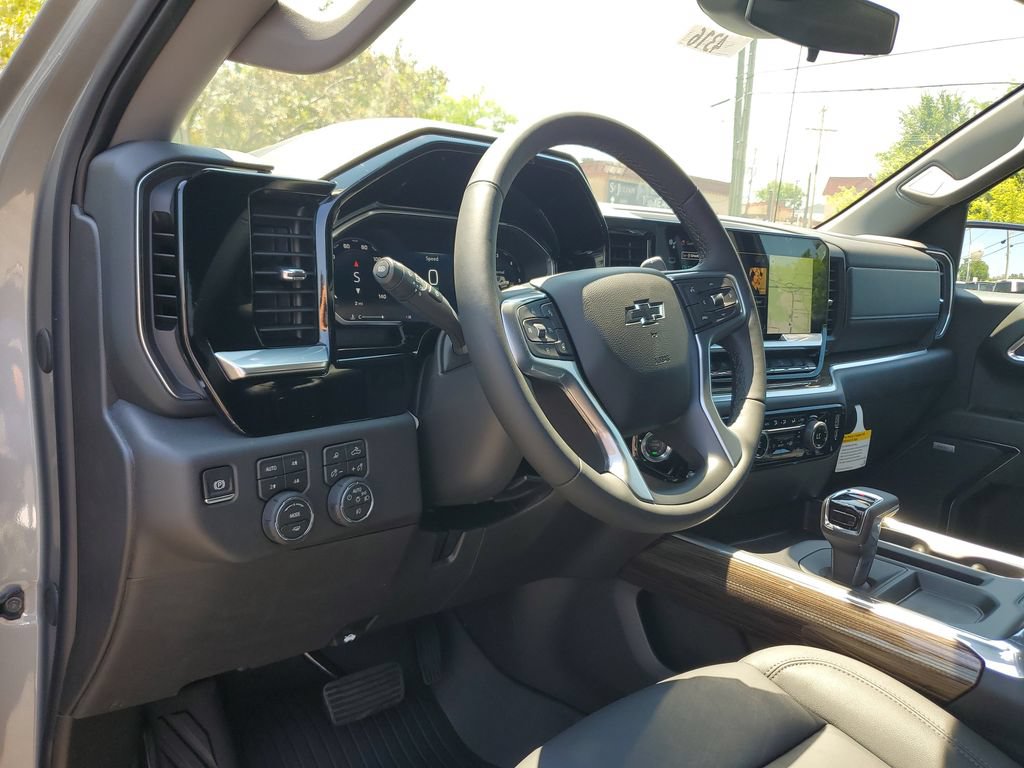 New 2026 GMC Sierra 2500 SLE w/ SLE Value Package; AWD/4WD image 15