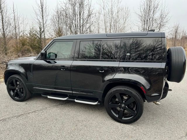 Used 2023 Land Rover Defender 110 V8 AWD/4WD image 8