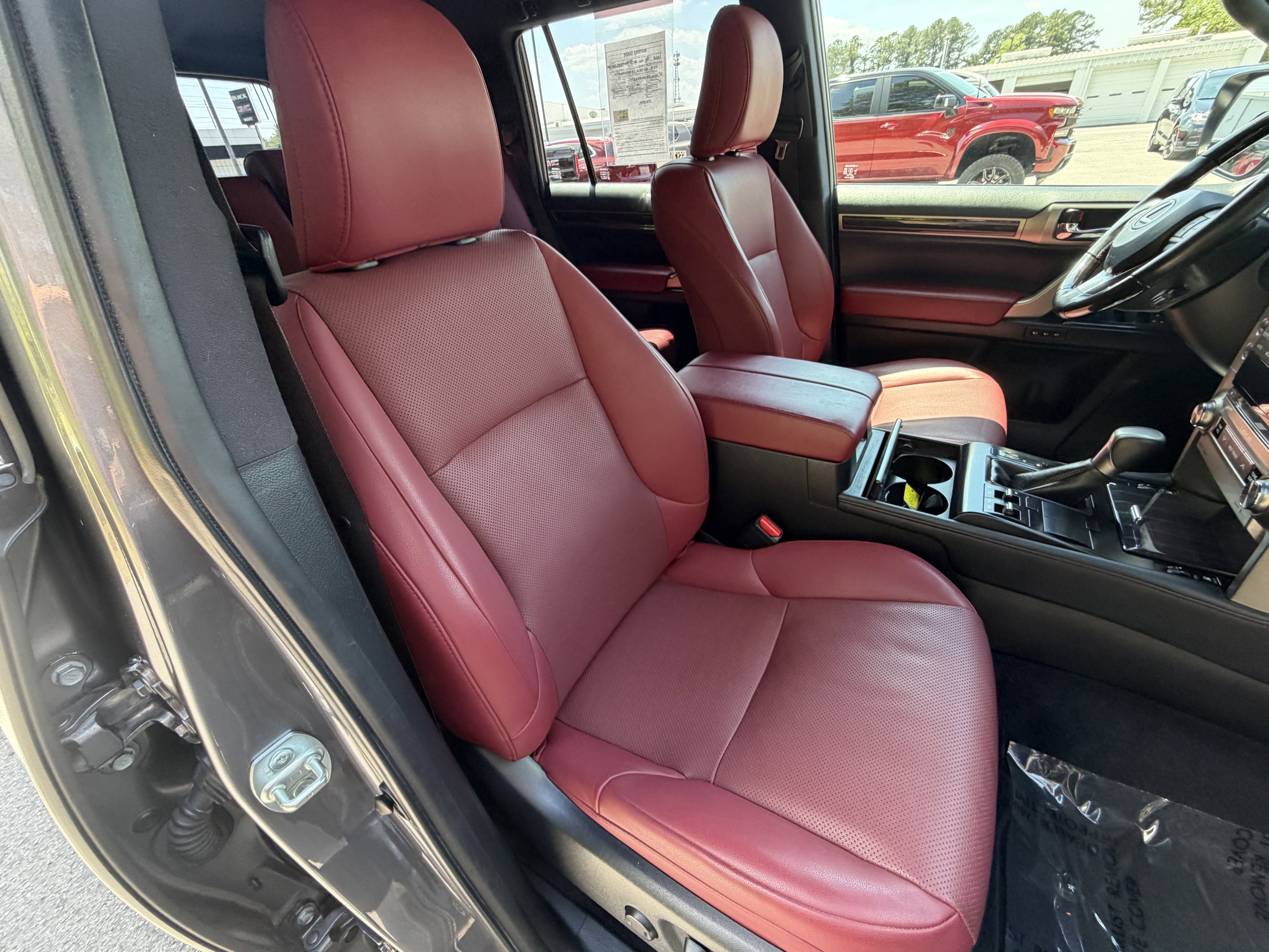 Used 2020 Lexus GX 460 Premium w/ Premium Package image 22