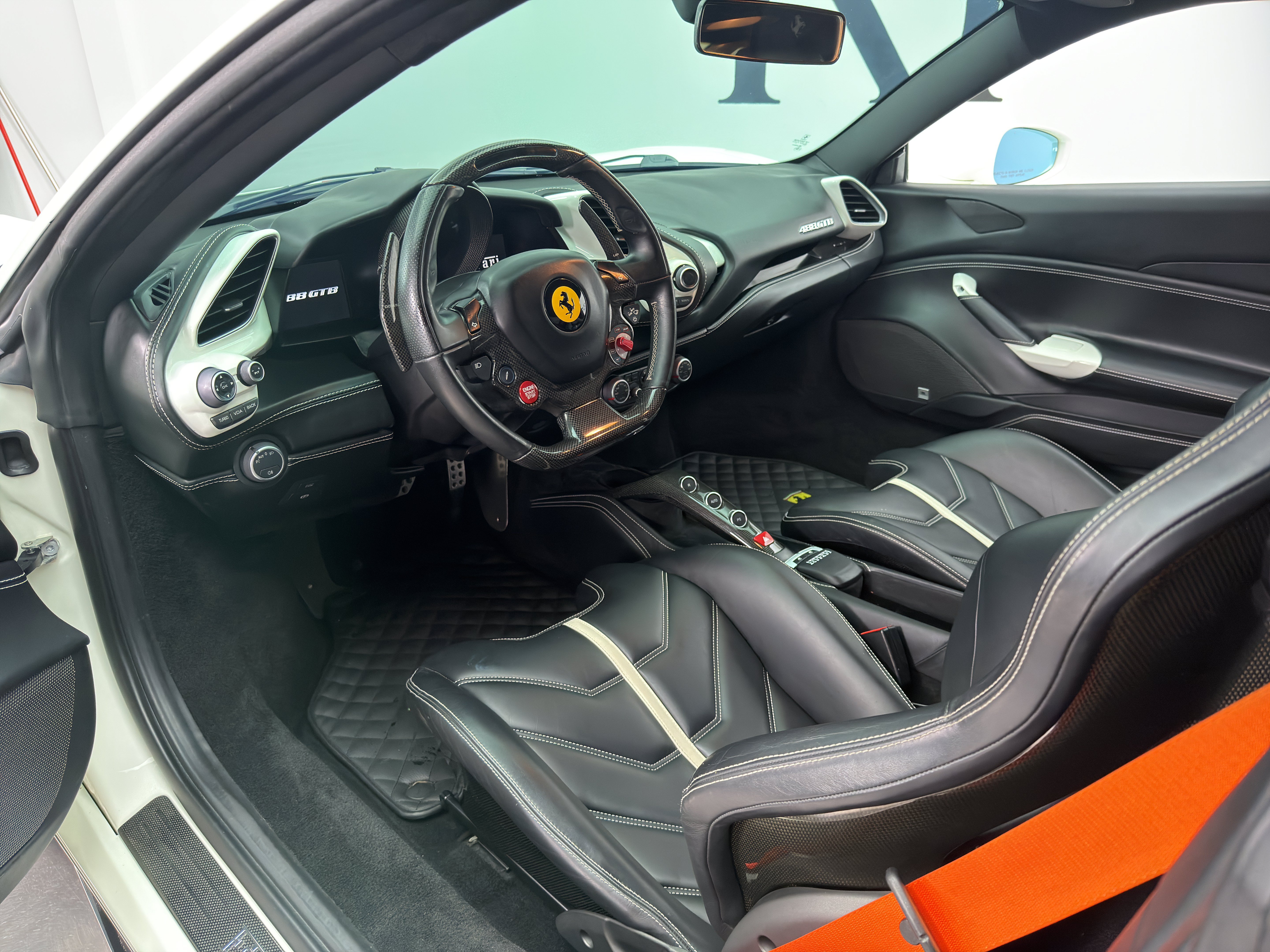 Used 2016 Ferrari 488 GTB RWD image 2