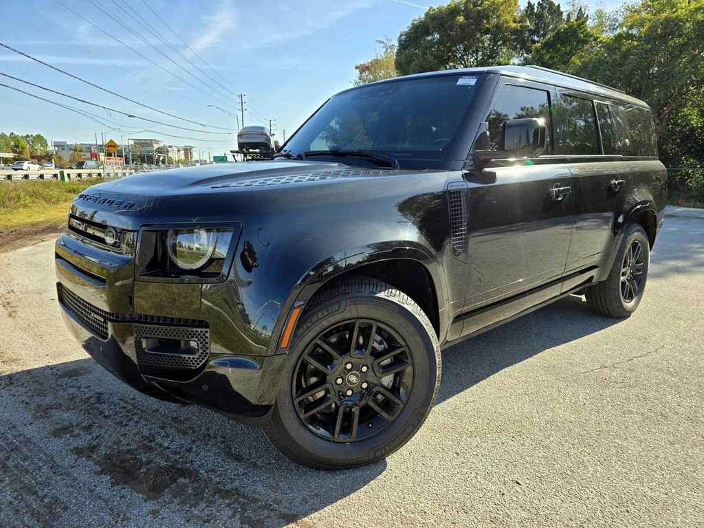 Used 2023 Land Rover Defender 130 X-Dynamic SE image 32