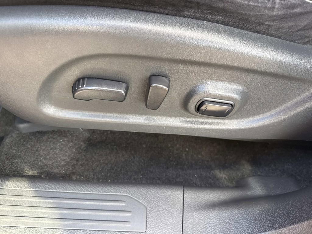 Used 2018 Nissan Murano SV image 24