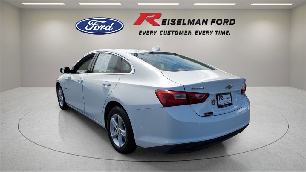 Used 2023 Chevrolet Malibu LT image 3