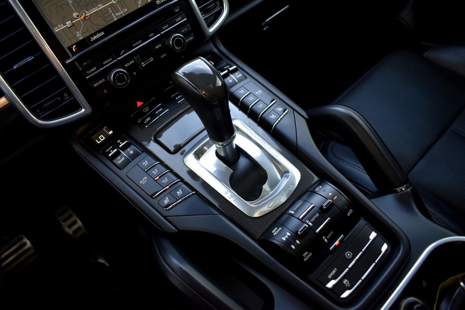 Used 2014 Porsche Cayenne Turbo w/ Comfort Plus Package (PU4) image 23