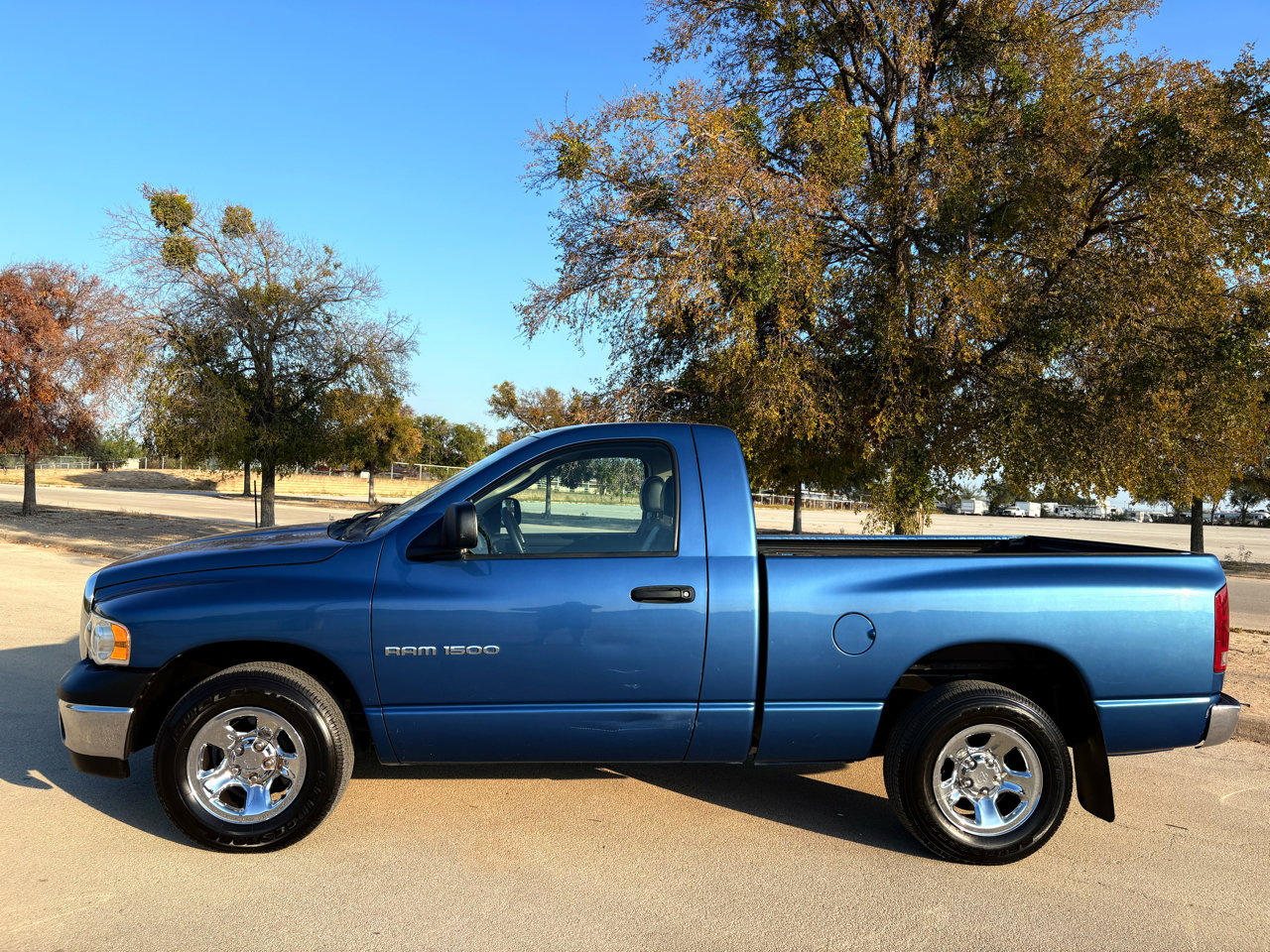 Used 2004 Dodge Ram 1500 Truck ST w/ ST Value Group image 2