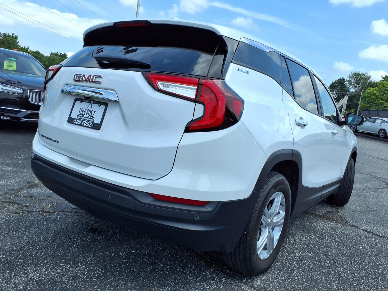 Used 2024 GMC Terrain SLE FWD image 30