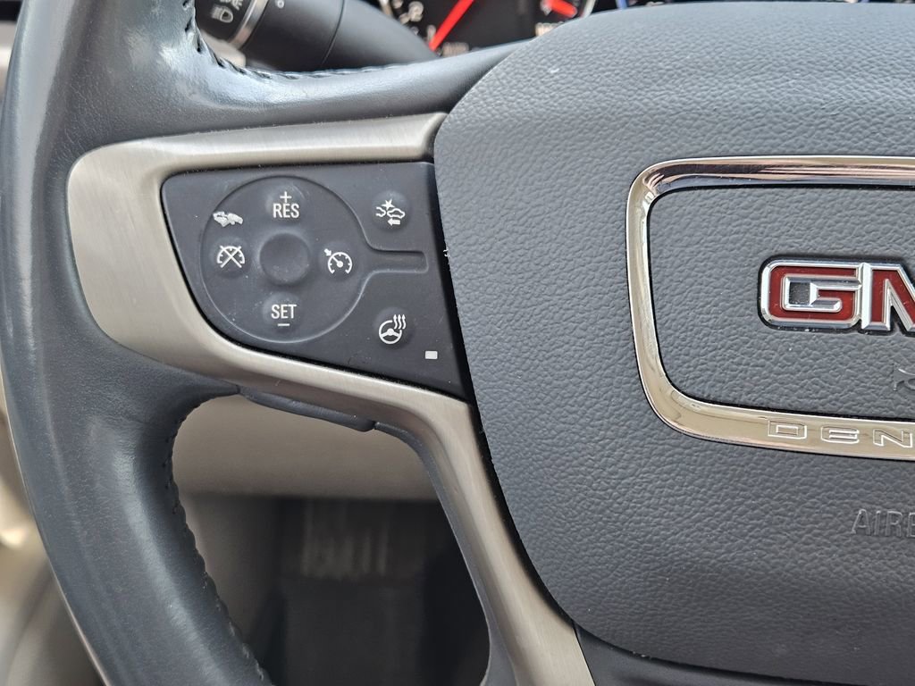 Used 2021 GMC Acadia Denali w/ Denali Ultimate Package AWD/4WD image 34