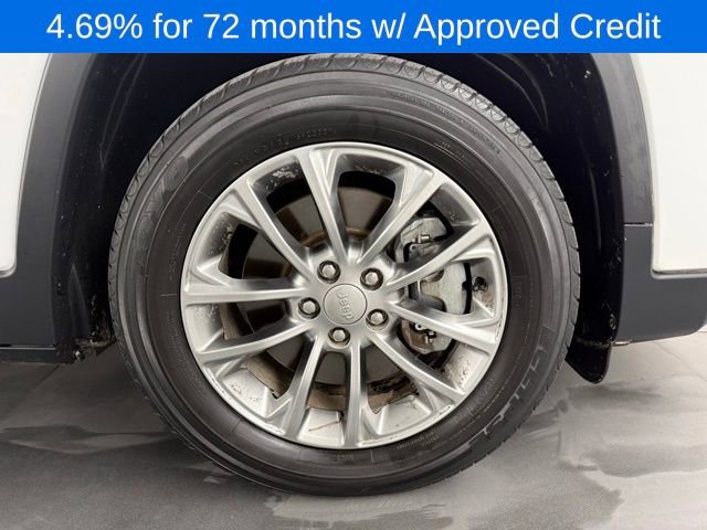 Used 2019 Jeep Cherokee Latitude Plus w/ Comfort/Convenience Group image 10