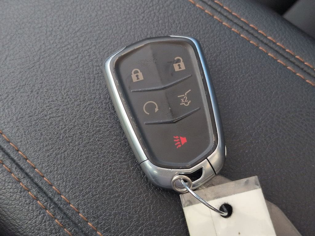 Used 2023 Cadillac XT4 Sport w/ Enhanced Visibility Package image 30