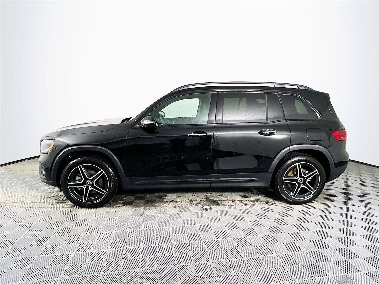 Certified 2026 Mercedes-Benz GLB 250 4MATIC image 3
