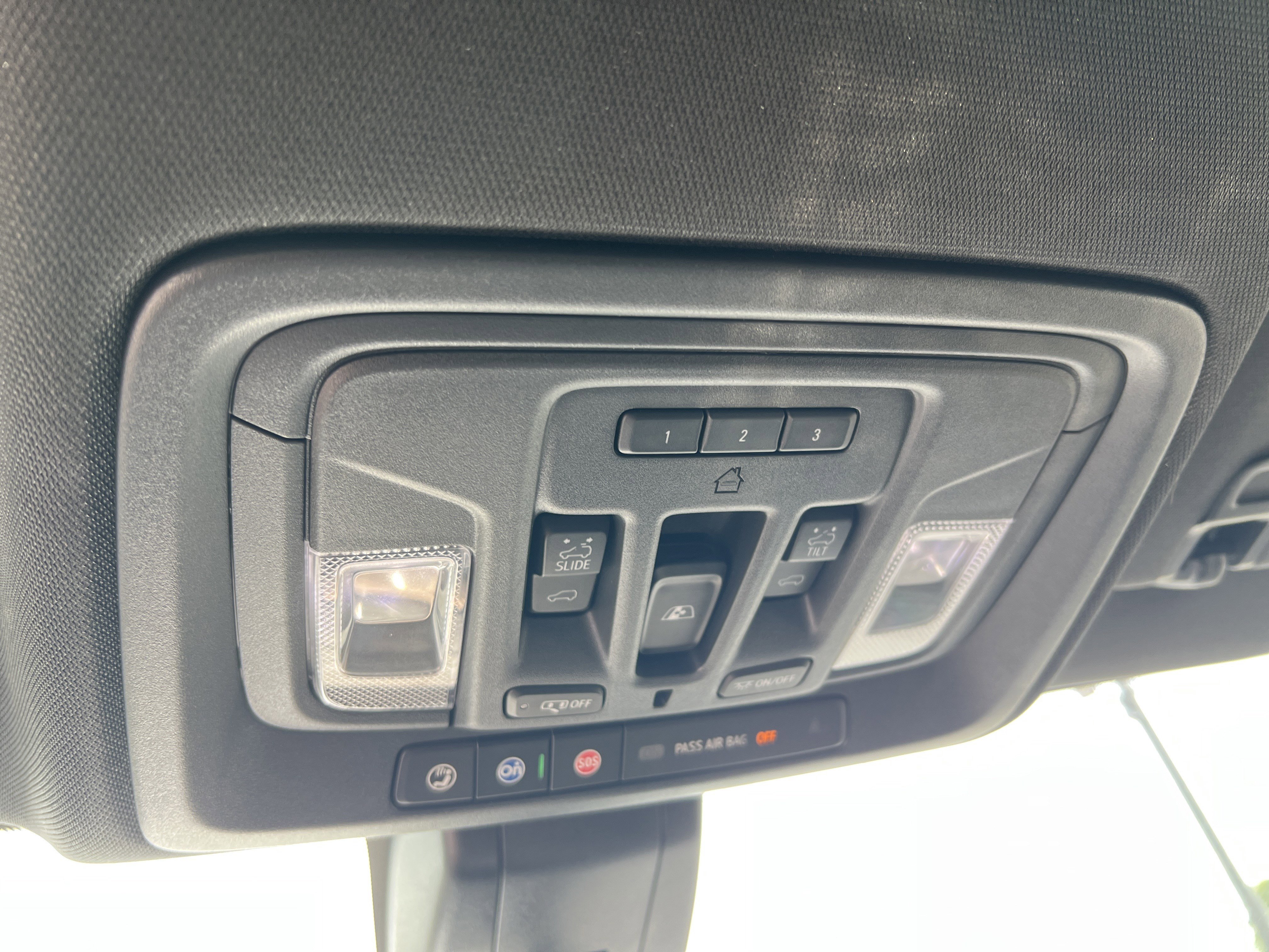 Used 2021 Chevrolet Silverado 1500 High Country w/ Technology Package AWD/4WD image 29