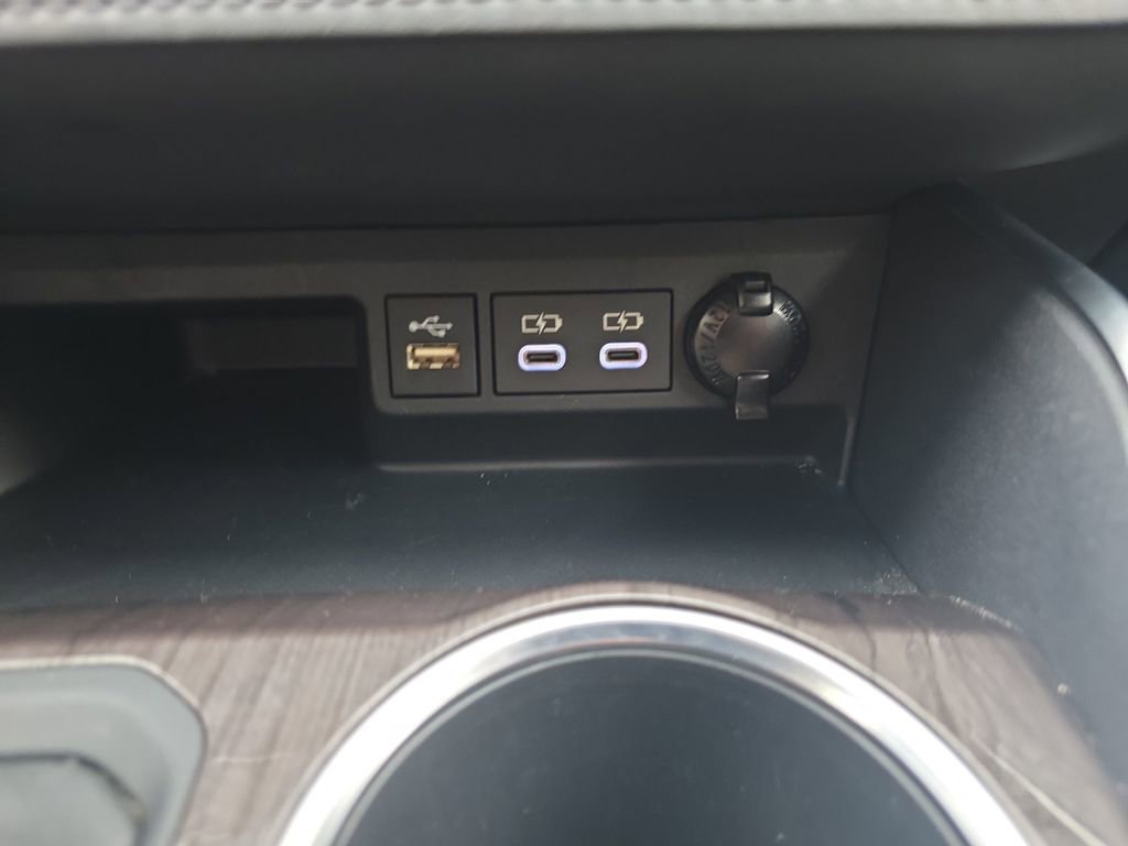 Used 2025 Toyota Highlander Platinum AWD/4WD image 31