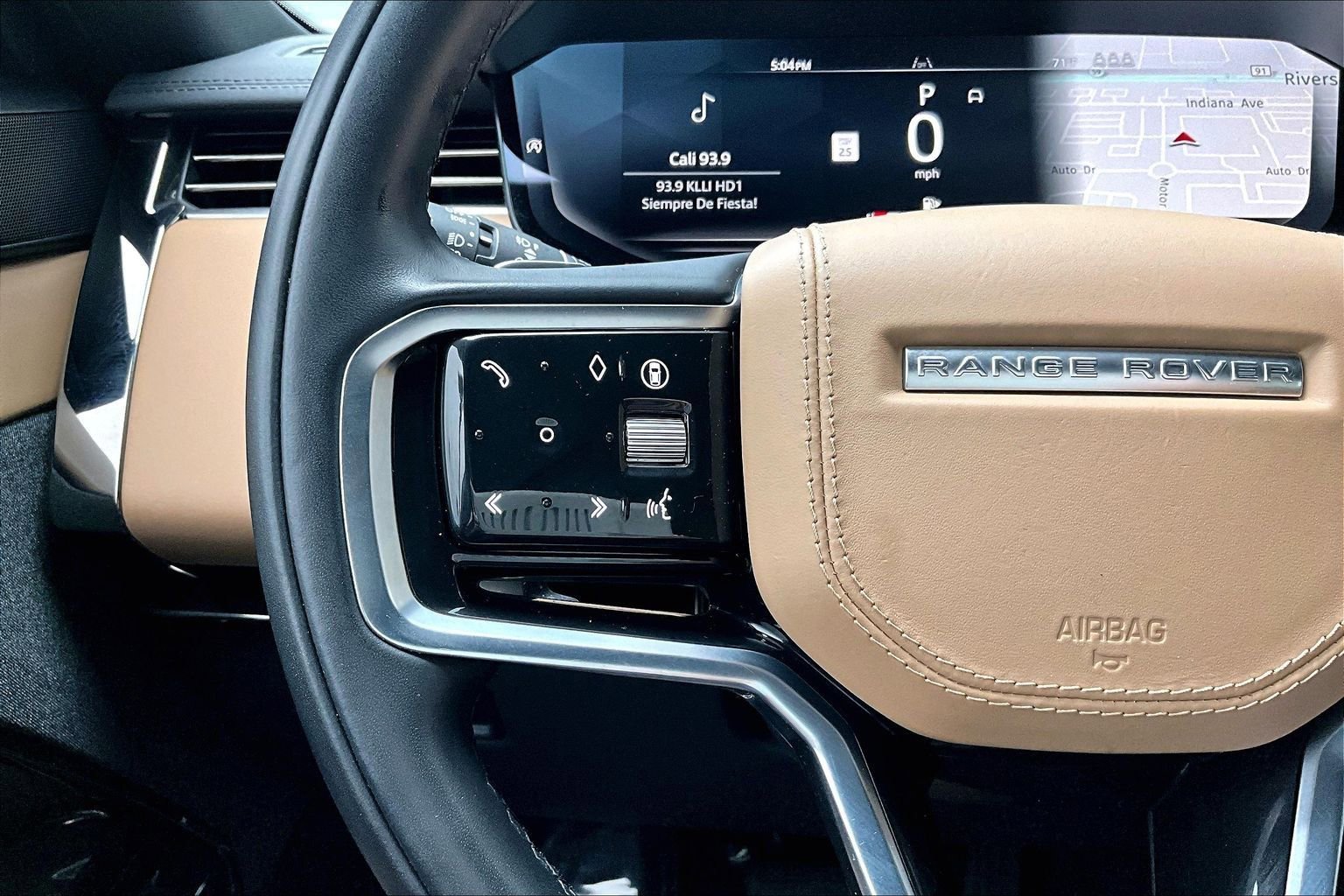 Used 2024 Land Rover Range Rover Sport SE image 18