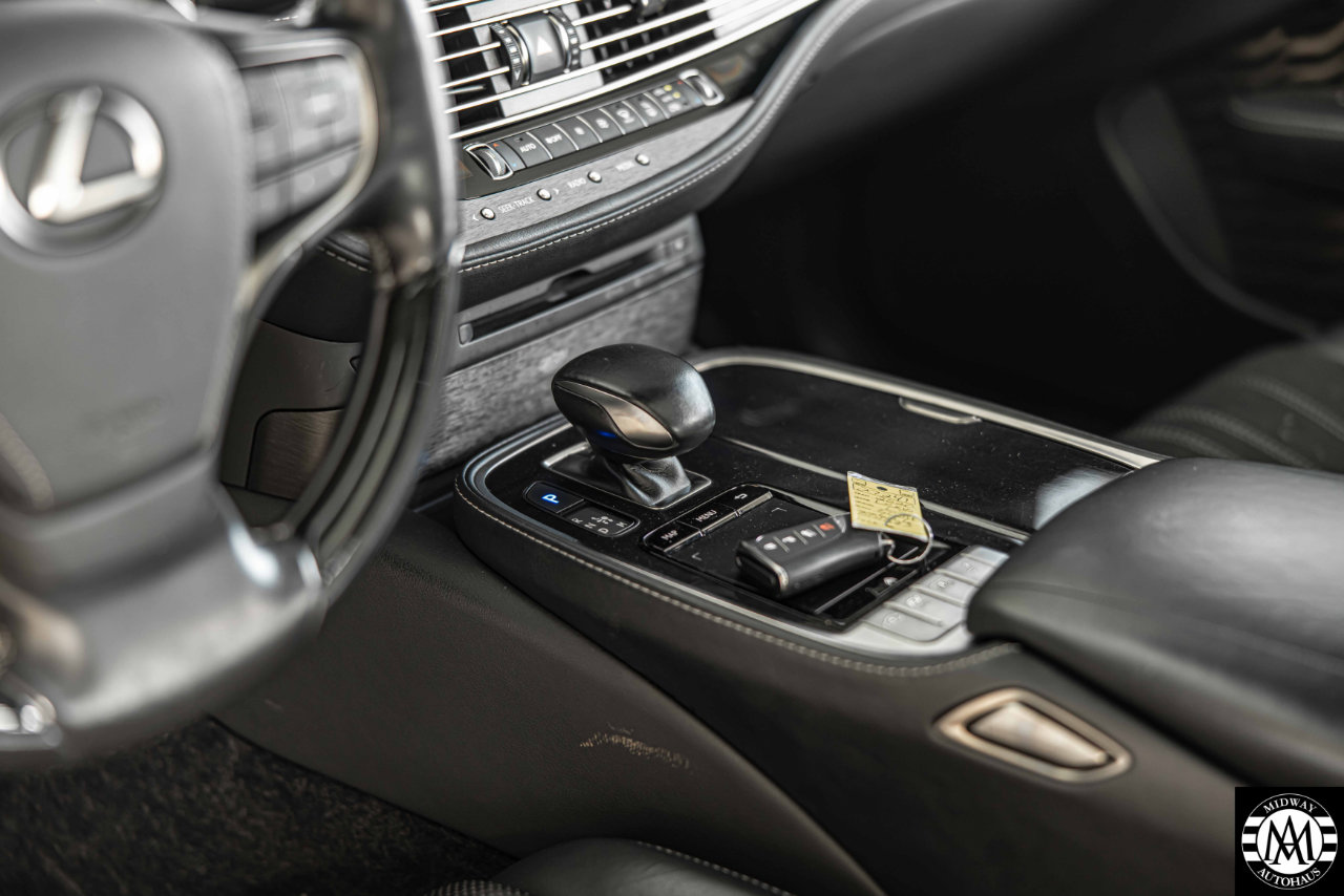 Used 2020 Lexus LS 500h AWD image 22