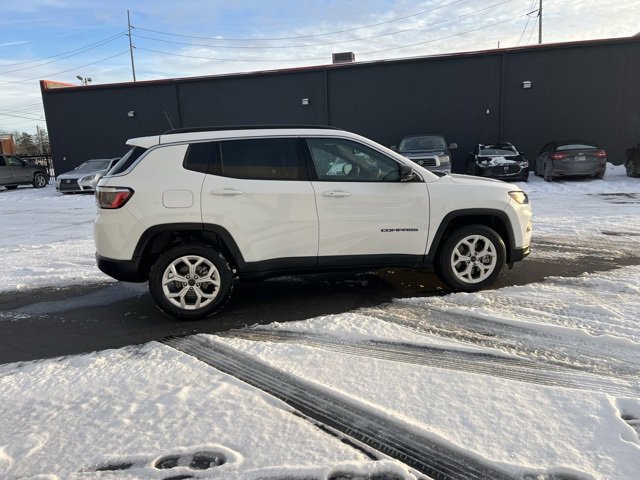 Used 2025 Jeep Compass Latitude image 5