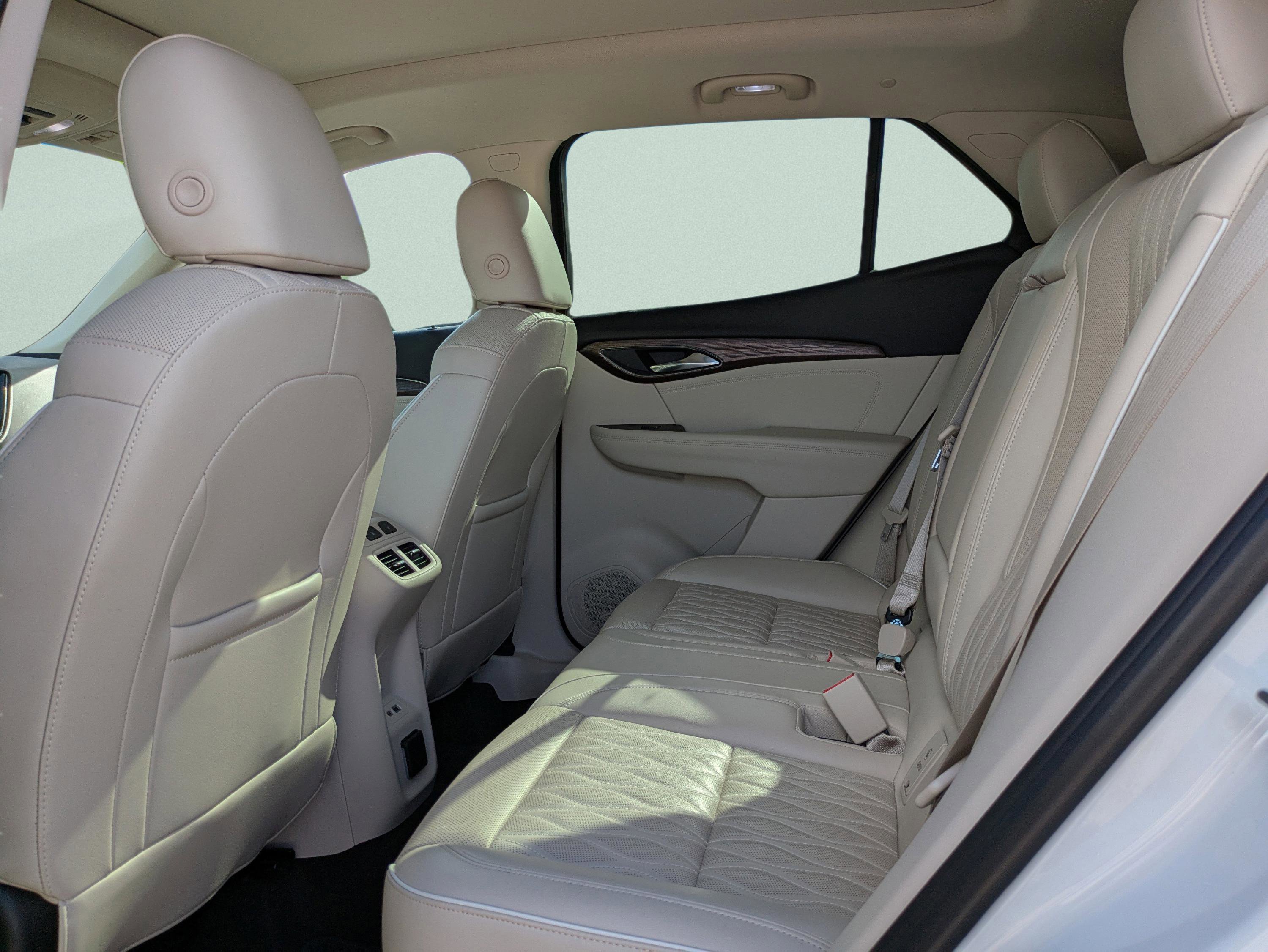 Used 2023 Buick Envision Avenir image 15