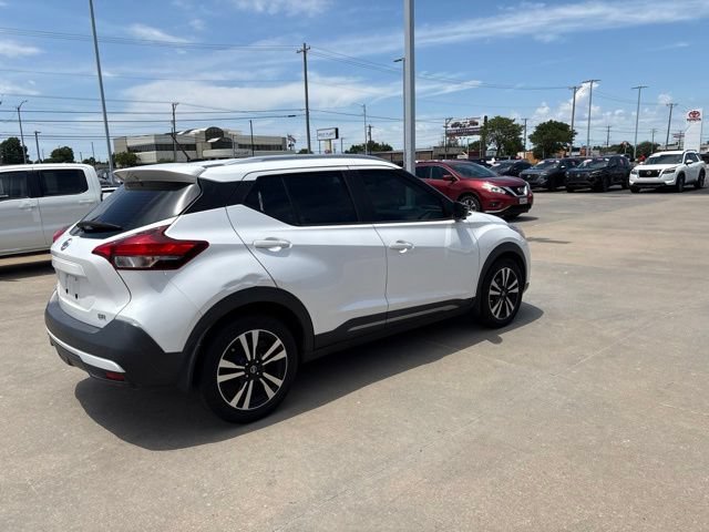 Used 2019 Nissan Kicks SR FWD image 3