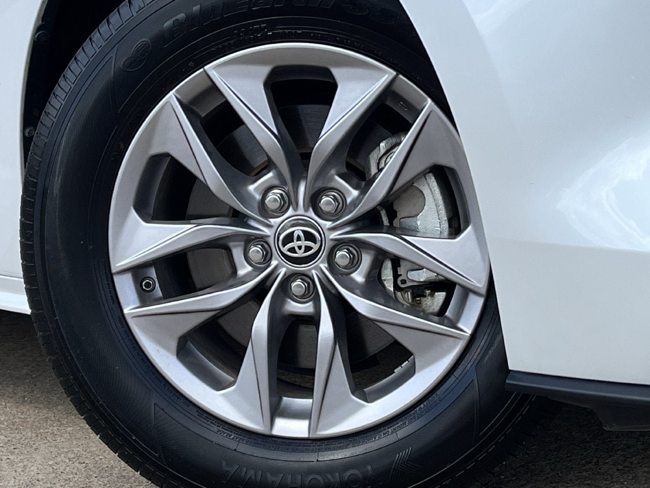 Used 2025 Toyota Sienna XLE FWD image 29