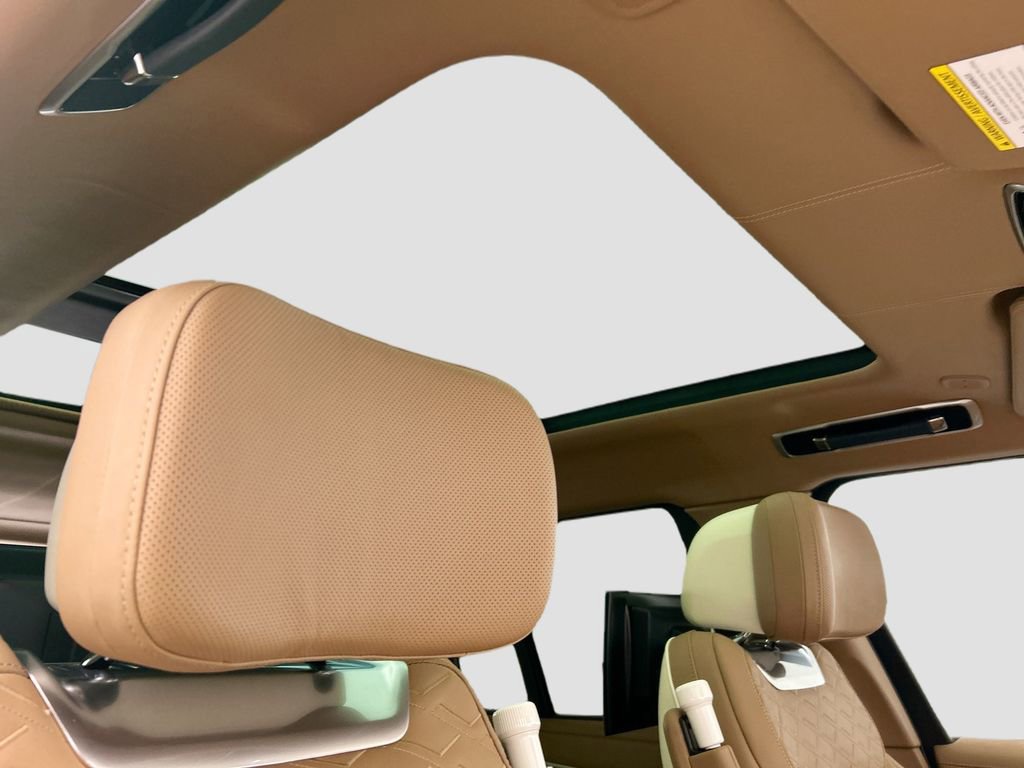 Certified 2023 Land Rover Range Rover SV AWD/4WD image 17