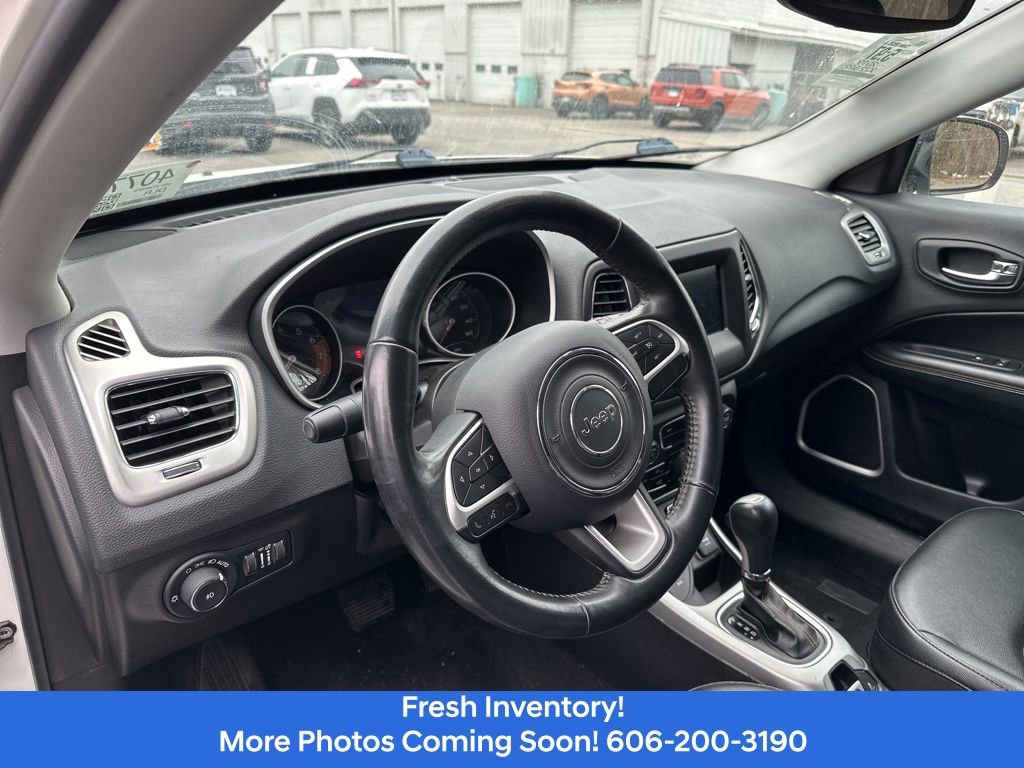 Used 2019 Jeep Compass Latitude AWD/4WD image 10