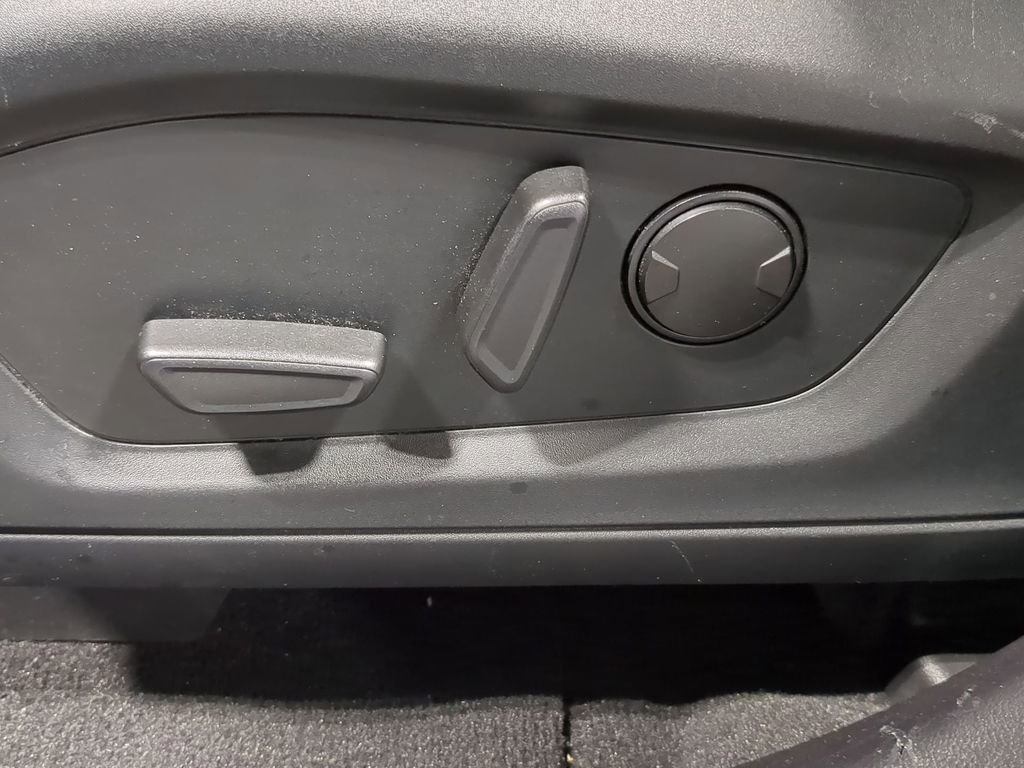 Used 2020 Ford Explorer XLT image 20