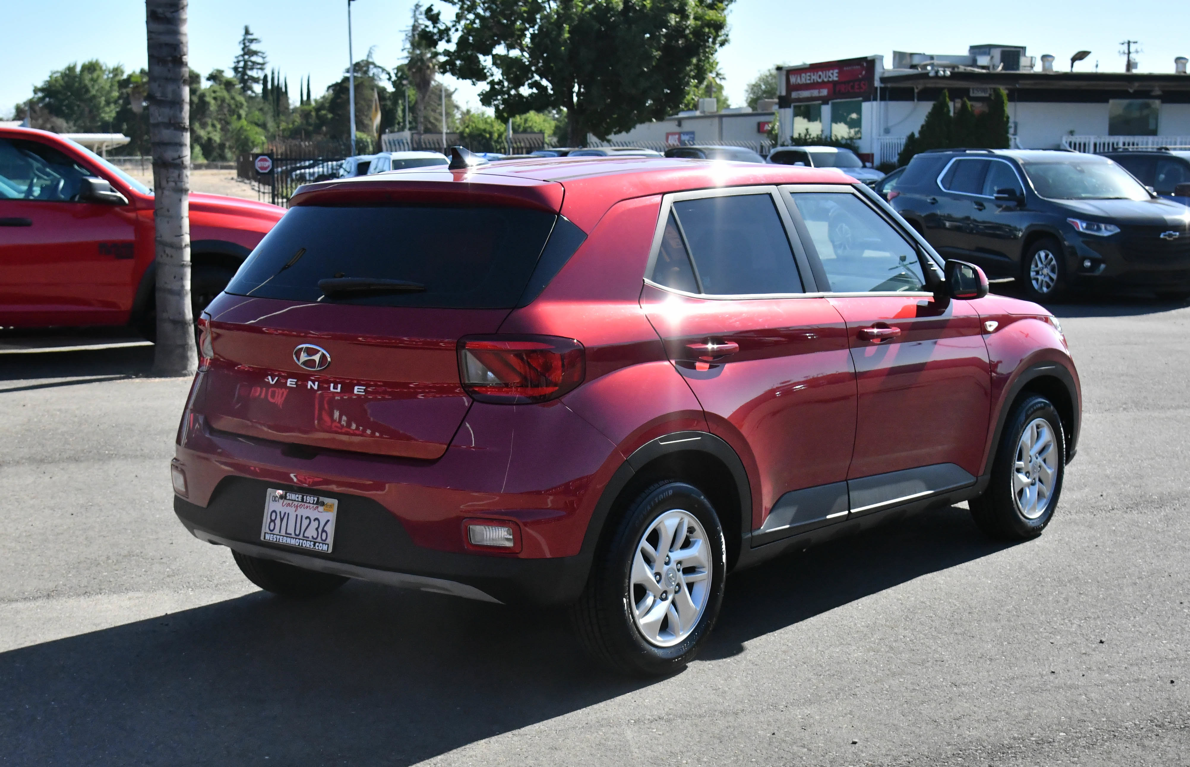 Used 2022 Hyundai Venue SE w/ Cargo Package FWD image 8