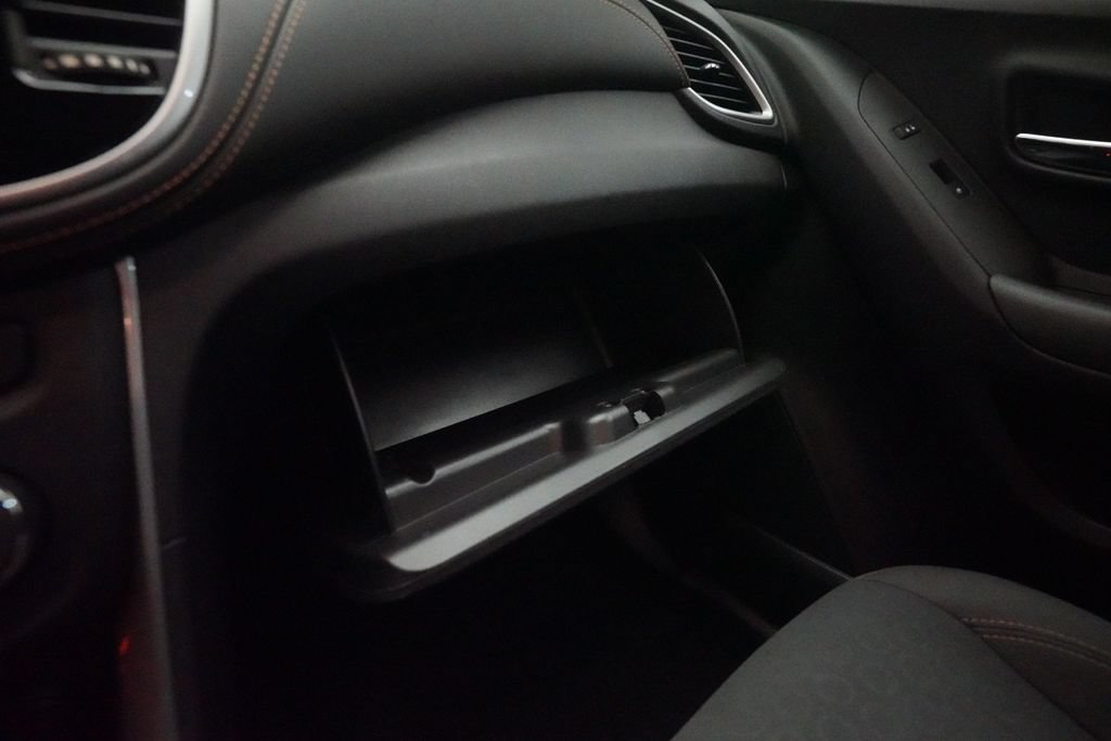 Used 2017 Chevrolet Trax LS FWD image 28