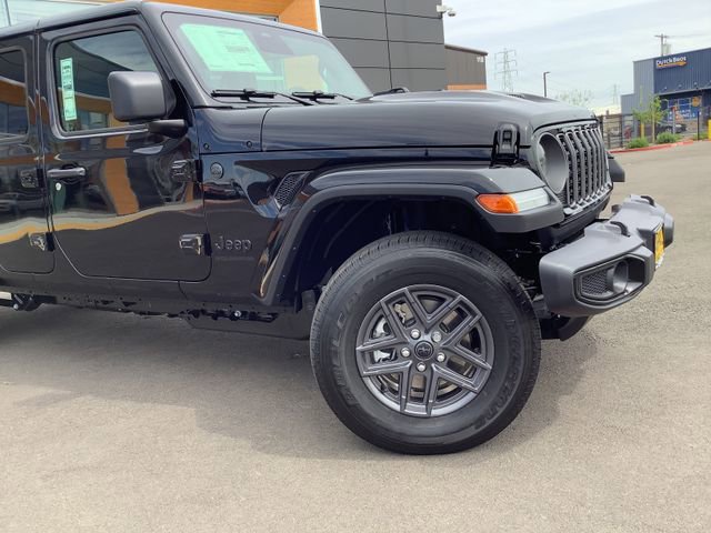 New 2026 Jeep Gladiator Sport AWD/4WD image 3