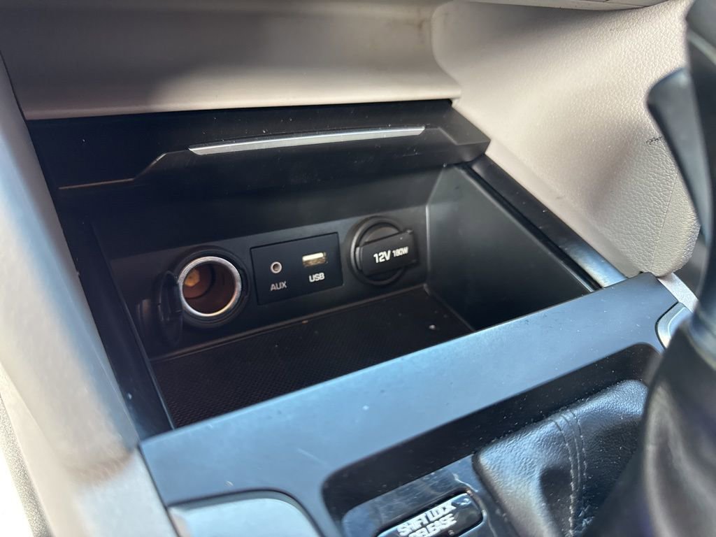 Used 2017 Hyundai Elantra SE image 21